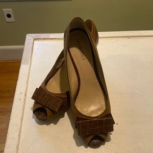 Ladies Ellen Tracy shoes